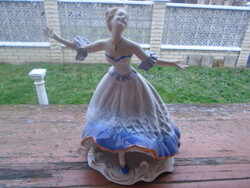 Wallendorf stilusú Porcelán Balerina nagy méretű figura cca 25 cm .