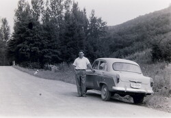 Régi fotónegatív Moszkvics 407 CE 49-64 rendszámmal   260401