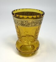 Antik dekoratív borostyán színű csiszolt cseh üveg pohár, arany fríz díszítéssel (10 cm) RZ