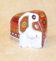 Porcelán elefánt teafűtartó Sri Lanka