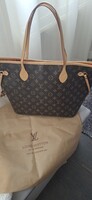 Louis Vuitton MM táska