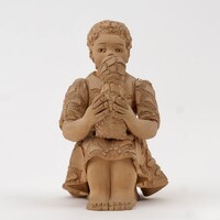 Illár Erzsébet kislány bábuval szobra