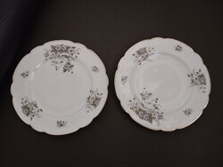 Szecessziós virágmintás (kék virágos) porcelán lapos tányérok 2db