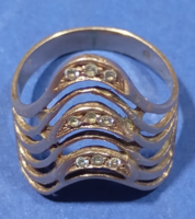 14 karátos magyar fémjeles áttört arany ,cirkón köves , 2,92 g ,51 es méretű gyűrű 1980-90