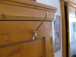 Art Deco kalaptartós sárgaréz fogas 5 db