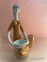 Lány tállal - Hollóházi porcelánfigura