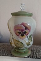 Finoman kidolgozott Ibolya mintás különleges formájú fedeles kerámia tárolódoboz