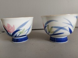 Kézi festésű porcelán teás cseszek 2 db