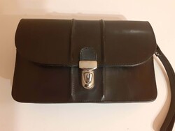 Fekete bőr kézitáska (autóstáska)