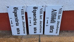 Zománcozott Régi utcatábla eladó ! Zománctábla 70 cm x 35 cm ! 5000 ft / db