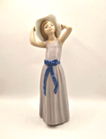 Lladro porcelain elegant girl with hat 26.5cm 5011