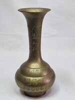 Nagyobb méretű jelzett vésett talpas réz váza hibátlan állapotban 18,5 cm. magas 333 g. súlyú