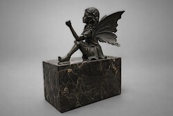 BRONZ TÜNDÉR SZOBOR MÁRVÁNY TALPON – ART NOUVEAU – 17 CM – IGÉNYES DARAB
