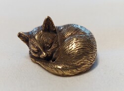 Miniatűr réz alvó cica figura