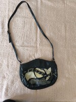 Női bőr válltáska