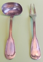 Ezüstözött, monogramos, jelzett szószos kanál és tálaló villa