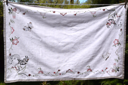 Antik régi Hímzett terítő asztalterítő madár lepke minta 119 x 74