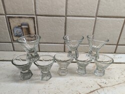 Art deco vastag üveg likőrös pohár  eladó! 8 db