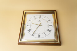 Gyönyörű Nagyméretű Fakeretes JUNGHANS Falióra / Quartz