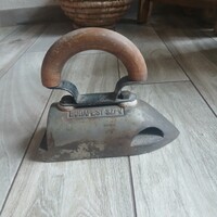 Csodás régi öntött vas vasaló (Budapest SZFV Gázművek tulajdona)