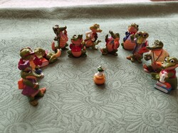 Kinder figurák krokodilok 11 db/csomag