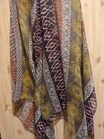 Milànóban vásárolt prémium minőségű új puha csodás tavaszi nagyméretű sál stola különlegesség