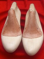 Vintage solid wood shoe tree (sámfa) in women's size (41)