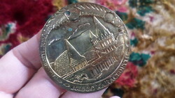 Retro , fémből domborított karácsonyfadísz , patinás , de jó állapotban .