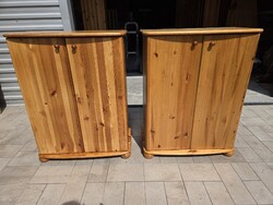 Eladó egy 2 db egyforma ANIKÓ polcos és  akasztós fenyő komód.RS BÚTOR. Ár/ 1db