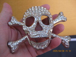 Stone-encrusted glittering rhinestone skull iron belt buckle for pirate costume