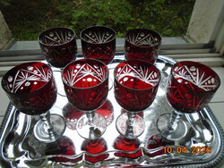 Antik Bohémiai kézzel metszett rubinpácolt kristály boros pohár készlet 7 db