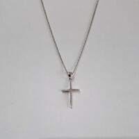 Új, 14 karátos fehér arany cirkónia kövekkel díszitett kereszt medál (374.)