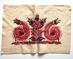 Antik cifraszűr hímzés matyó mintával befejezetlen filc kézimunka piros fekete