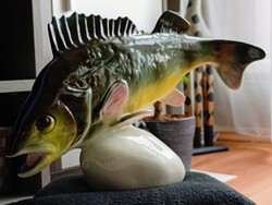 Royal Dux porcelán  hal figura