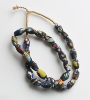 Kézműves afrikai stílüveg gyöngyszemekből fűzött nyaklánc - törzsi etno ethno krobo trade bead ghana