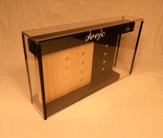 Deejo vitrin bicskákhoz. Csak a vitrin eladó!!! Kés, bicska, tőr, bortva.