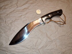 KUKRI. Gyűjteményből. Kés, bicska, tőr, borotva. Nr7.