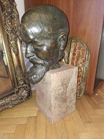 Kisfaludi Strobl Zsigmond: Lovas Antal (1872-1930) bronz szobor, teljes magasság 63 cm, 43 kg