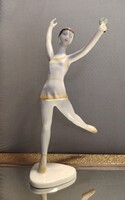 Hollóházi nagy balerina virággal – 27 cm, kézzel festett porcelán figura