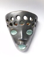 Iparművészeti fali kerámia kaspó/maszk - Kiss Roüz Ilona terve