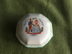 Zsolnay, régi hibátlan doboz, magyaros dekorral. Huszár és párja.