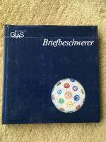 Könyv, Üveg, Levélnehezék. 178 db-ról színes fotó. Egy új terület felfedezésének lehetősége.