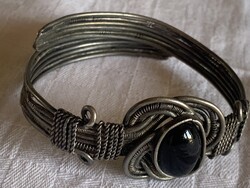 KELTA "CSomómintás " ezüstözött fém karperec ONYX-al-KÉZMŰVES munka