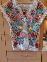 Beautiful handcrafted embroidered risell vest from Kalocsa