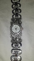 Guess nöi karóra Swarovski kövekkel díszítve