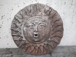 Naparc mintás falikút vízköpő / kerti dísz – 45 cm