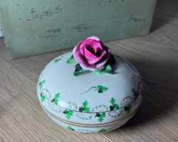 Herendi Apponyi zöld bonbonier rózsafogóval – 6075-ös forma