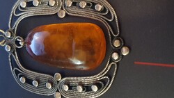 Gyönyörű -, ANTIK - orosz , jelzett -ezüst- 875 ag ,csipkézett , filigrán mintás,- borostyán függő -