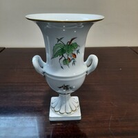 Herendi hecsedli, csipkebogyó mintás porcelán talpas 2 füles serleg váza