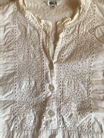 BLÚZ - NŐI - M & Co - RETRO - CSIPKE - PAMUTVÁSZON - HIBÁTLAN - FEHÉRÍTENI SZÜKSÉGES !